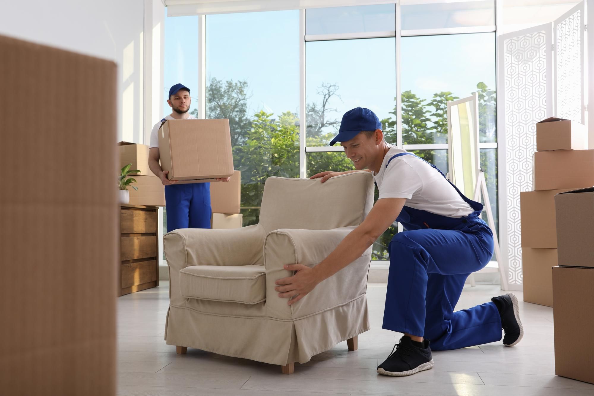 How can a moving agency arrange office moves to be reasonable?