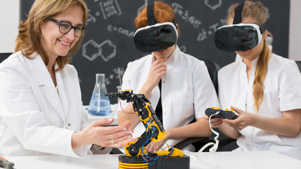 The Role of Virtual Reality in Modern Education and Training